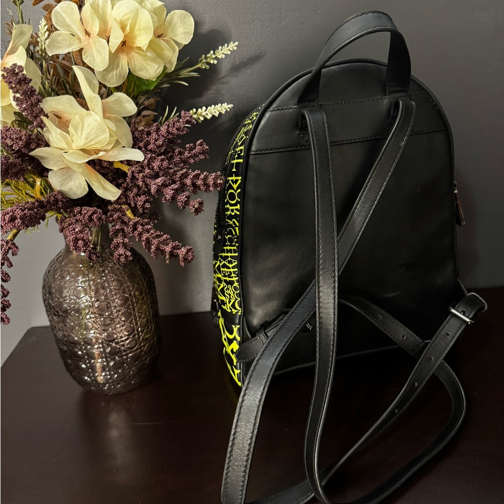 Michael Kors Medium Rhea Backpack In Newsprint Leather - Picture 3 of 6